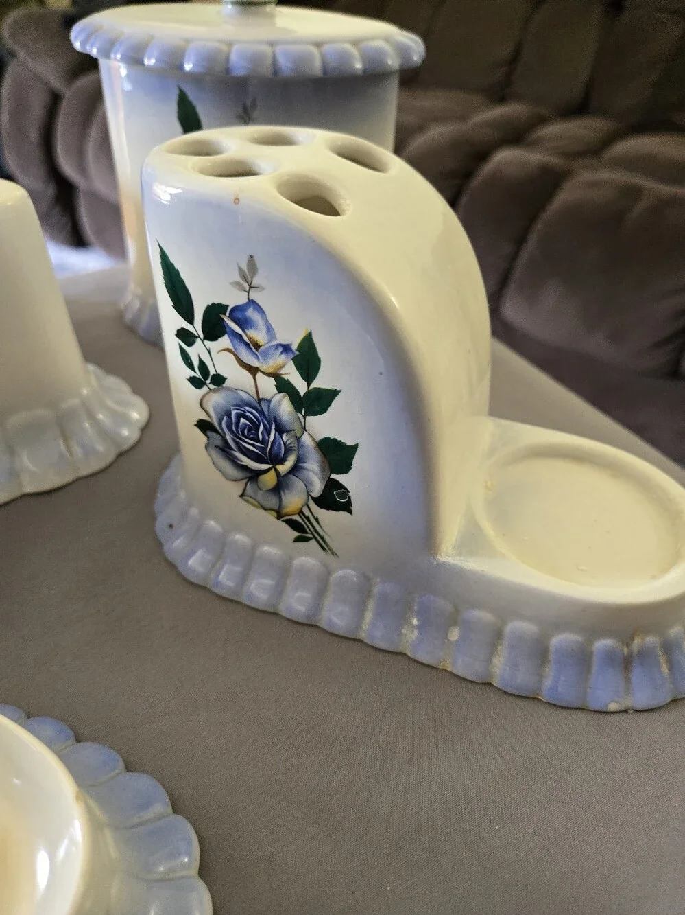 Vintage 1983 Gator Mold Co Ceramic Bathroom Set Blue Cottage Rose 5pc